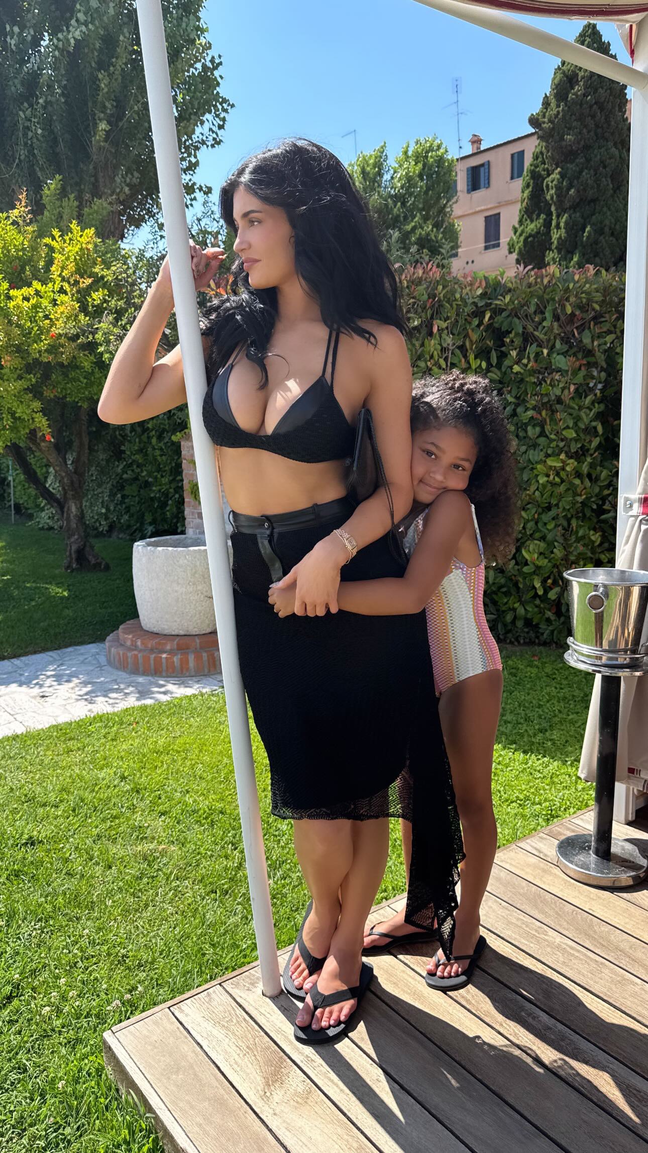 kyliejenner_20250628_004.jpg