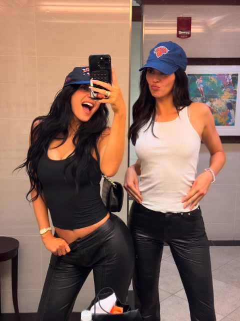 Filename=kyliejenner_20250513_001.jpg
Filesize=266KiB
Dimensions=1440x1920
Date added=Jul 01, 2025 kyliejenner_20250513_001.jpg